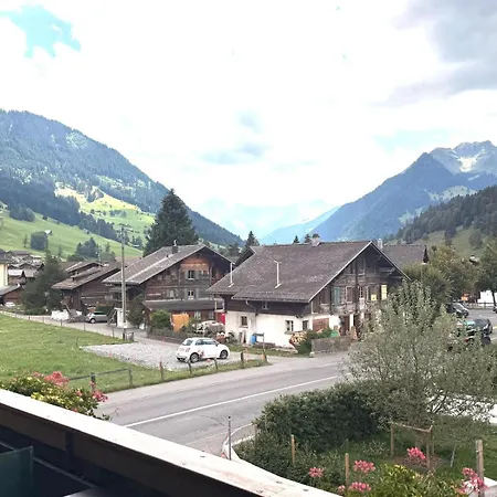 Appartement Cozy With Mountain Scenery Gstaad